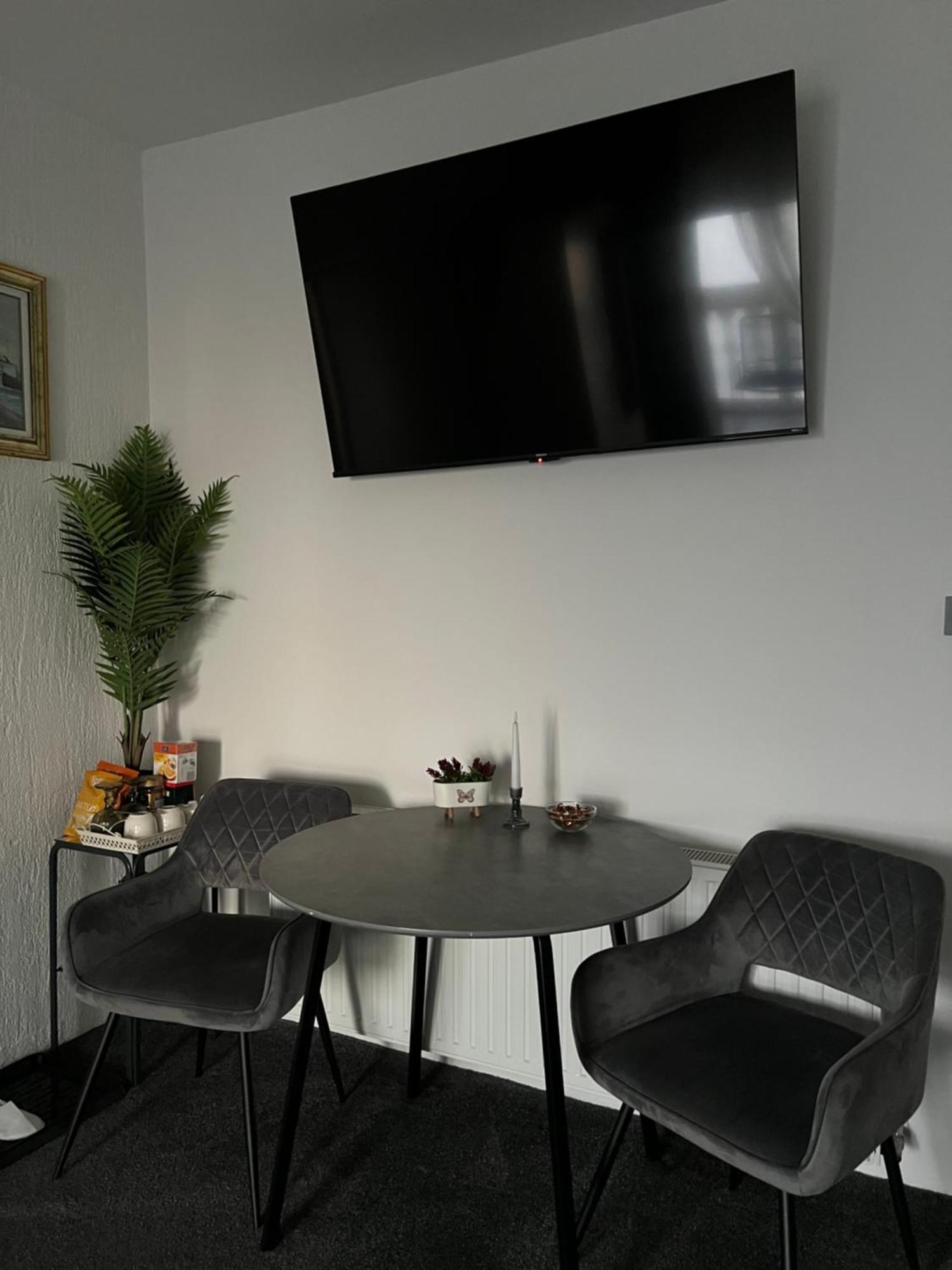 Luxrooms - Hotel Type With Private Jacuzzi Бьеловар Экстерьер фото