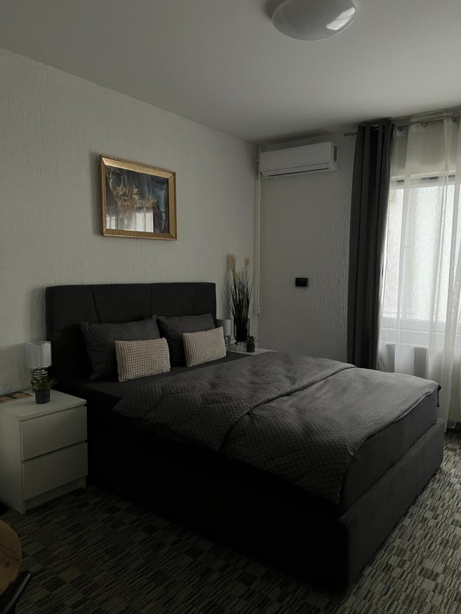 Luxrooms - Hotel Type With Private Jacuzzi Бьеловар Экстерьер фото