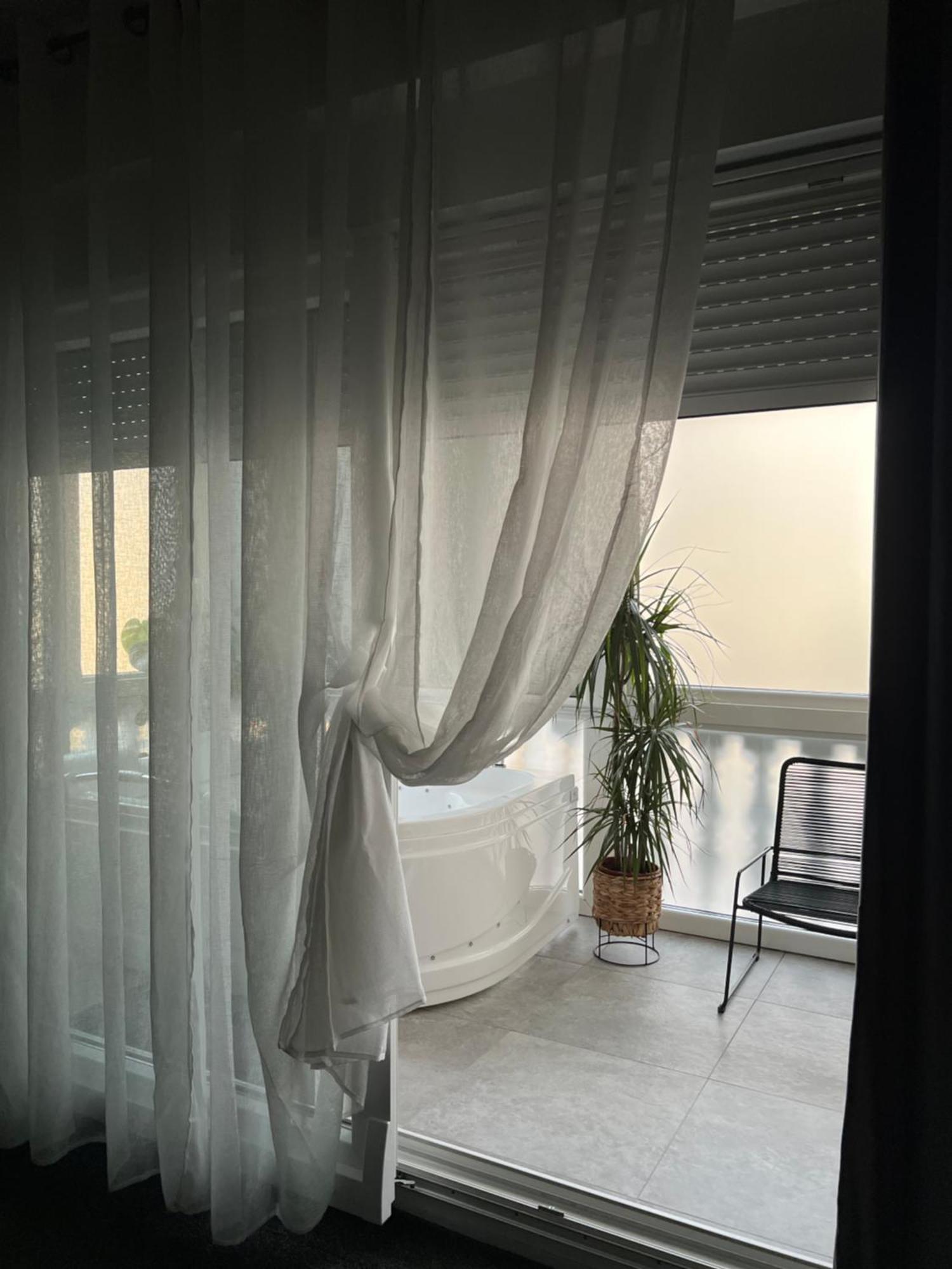 Luxrooms - Hotel Type With Private Jacuzzi Бьеловар Экстерьер фото