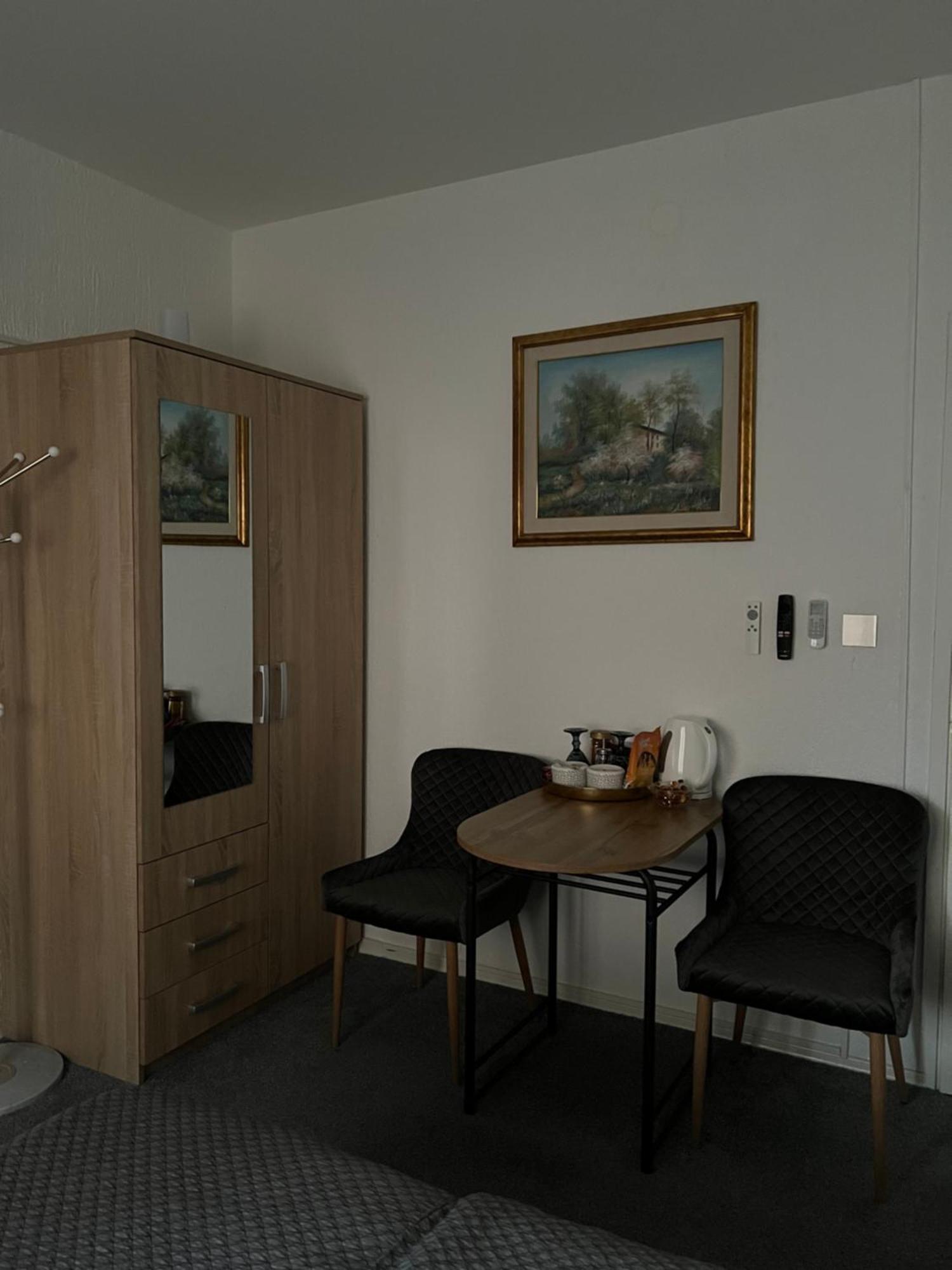 Luxrooms - Hotel Type With Private Jacuzzi Бьеловар Экстерьер фото