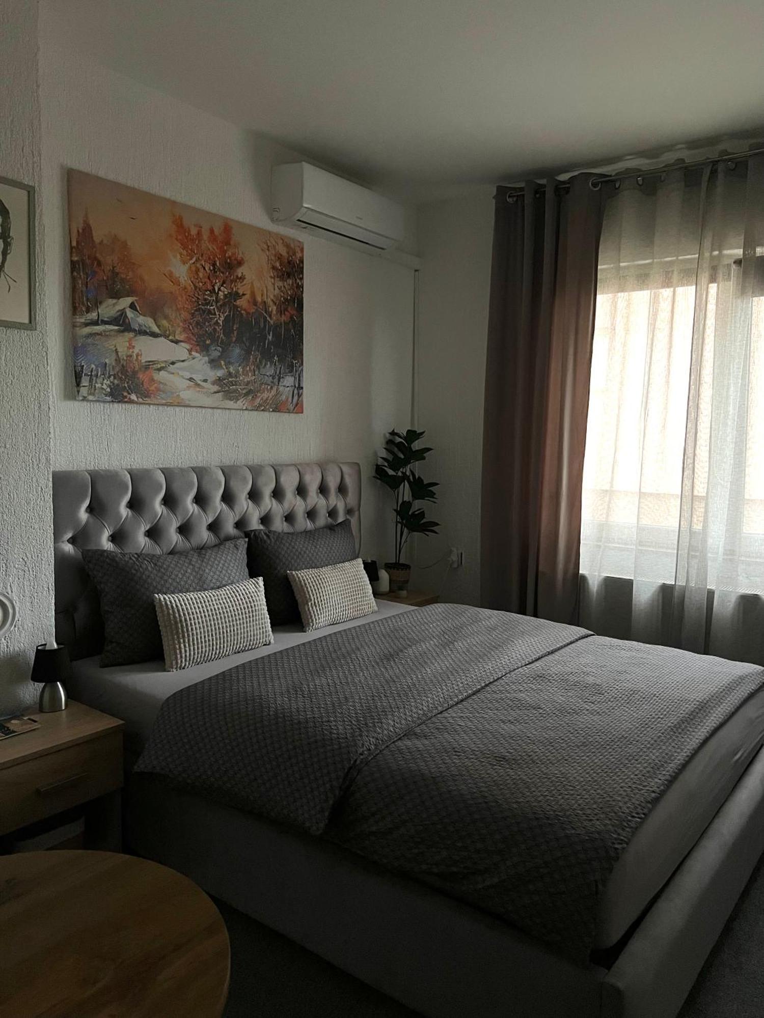 Luxrooms - Hotel Type With Private Jacuzzi Бьеловар Экстерьер фото